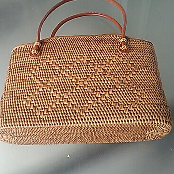 Straw bucket bag ,drawstring closure - Picture 3 of 8